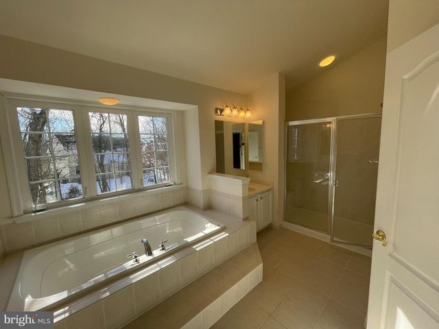 21330 MEADOW FIELD CT, Broadlands, VA 20148