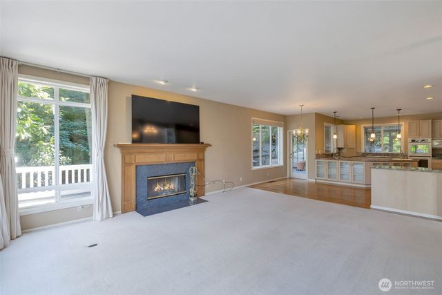9701 SE 5th St, Bellevue, WA 98004