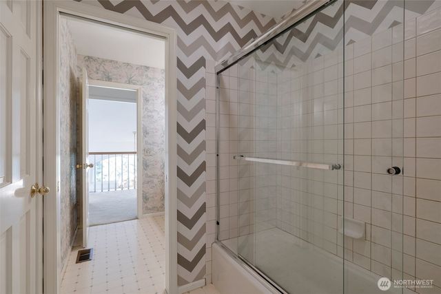 9701 SE 5th St, Bellevue, WA 98004