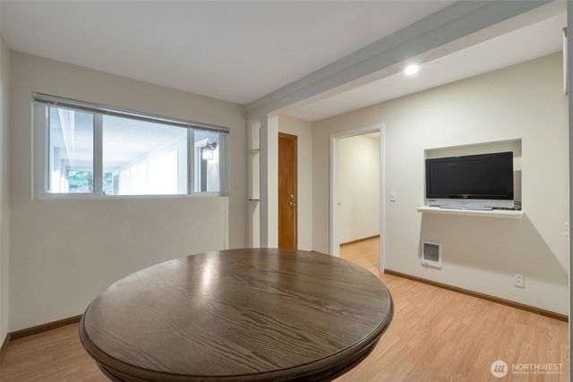9701 SE 5th St, Bellevue, WA 98004