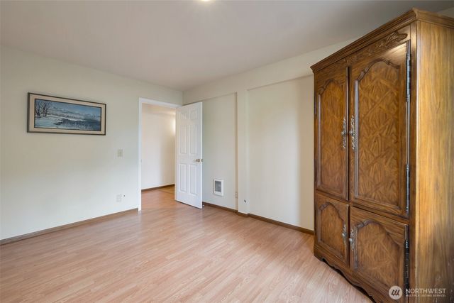 9701 SE 5th St, Bellevue, WA 98004