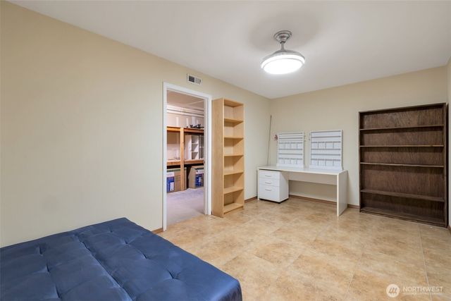 9701 SE 5th St, Bellevue, WA 98004
