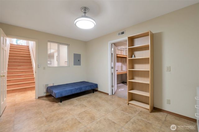 9701 SE 5th St, Bellevue, WA 98004
