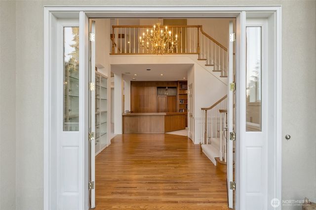 9701 SE 5th St, Bellevue, WA 98004