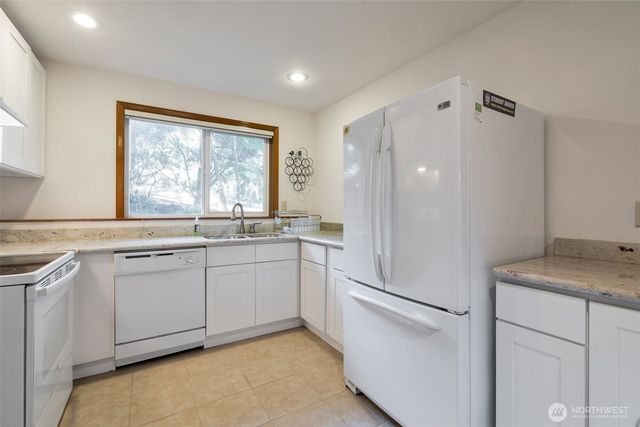 9701 SE 5th St, Bellevue, WA 98004