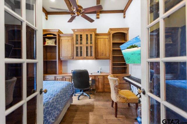 249 Heritage Ct, Lindale, TX 75771