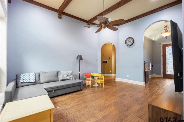 249 Heritage Ct, Lindale, TX 75771