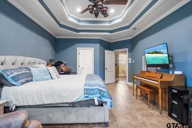 249 Heritage Ct, Lindale, TX 75771