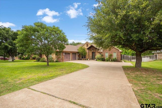 249 Heritage Ct, Lindale, TX 75771