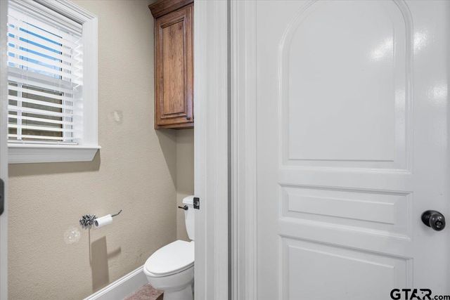 249 Heritage Ct, Lindale, TX 75771