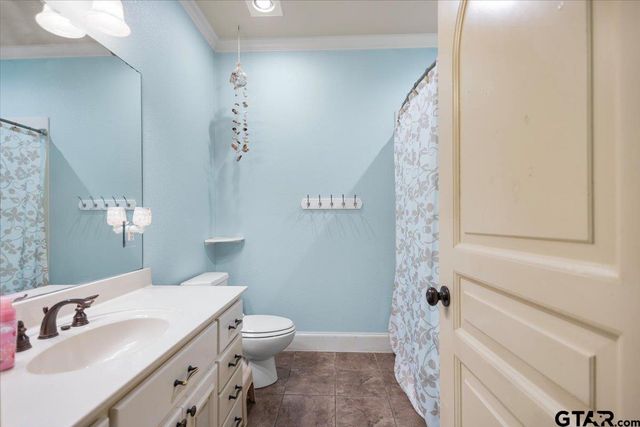 249 Heritage Ct, Lindale, TX 75771