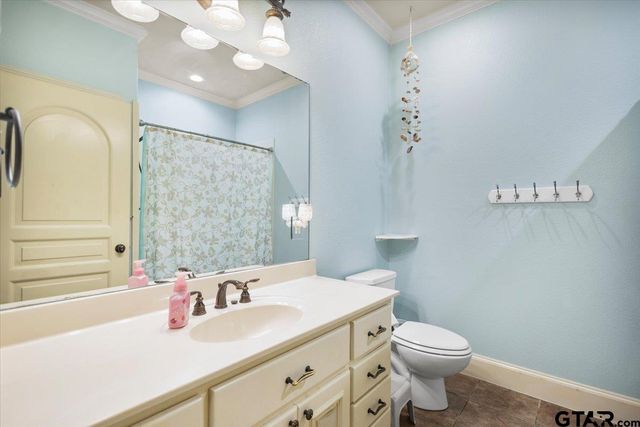 249 Heritage Ct, Lindale, TX 75771