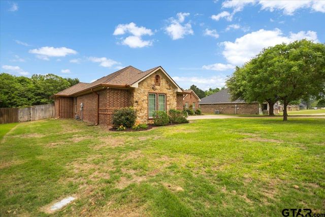 249 Heritage Ct, Lindale, TX 75771