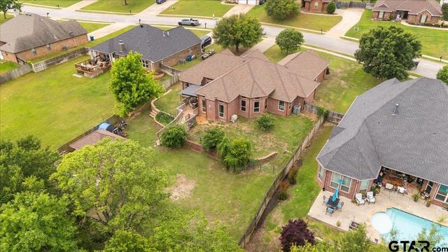 249 Heritage Ct, Lindale, TX 75771