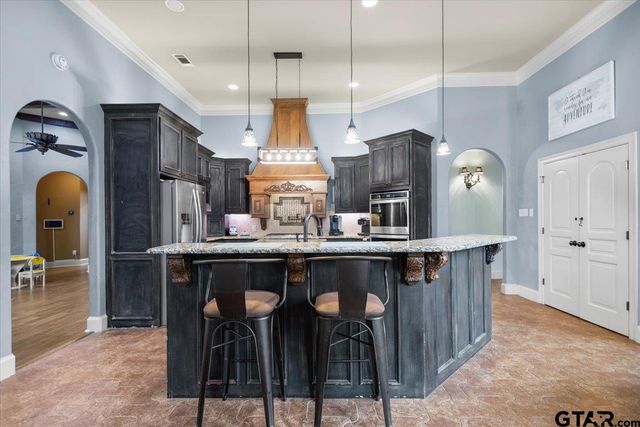 249 Heritage Ct, Lindale, TX 75771