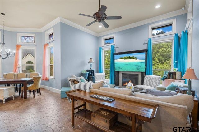 249 Heritage Ct, Lindale, TX 75771