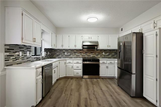 14406 St Andrews Drive, Grandview, MO 64030