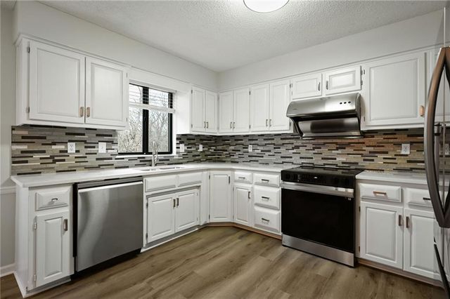 14406 St Andrews Drive, Grandview, MO 64030