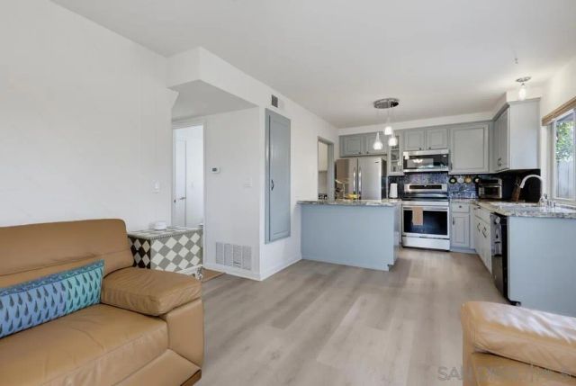 10639 Escobar Dr, San Diego, CA 92124