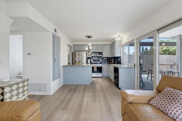 10639 Escobar Dr, San Diego, CA 92124