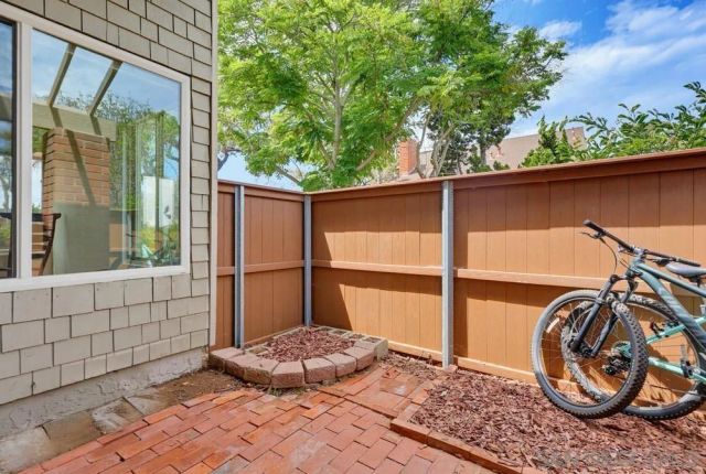 10639 Escobar Dr, San Diego, CA 92124