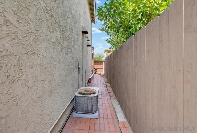 10639 Escobar Dr, San Diego, CA 92124
