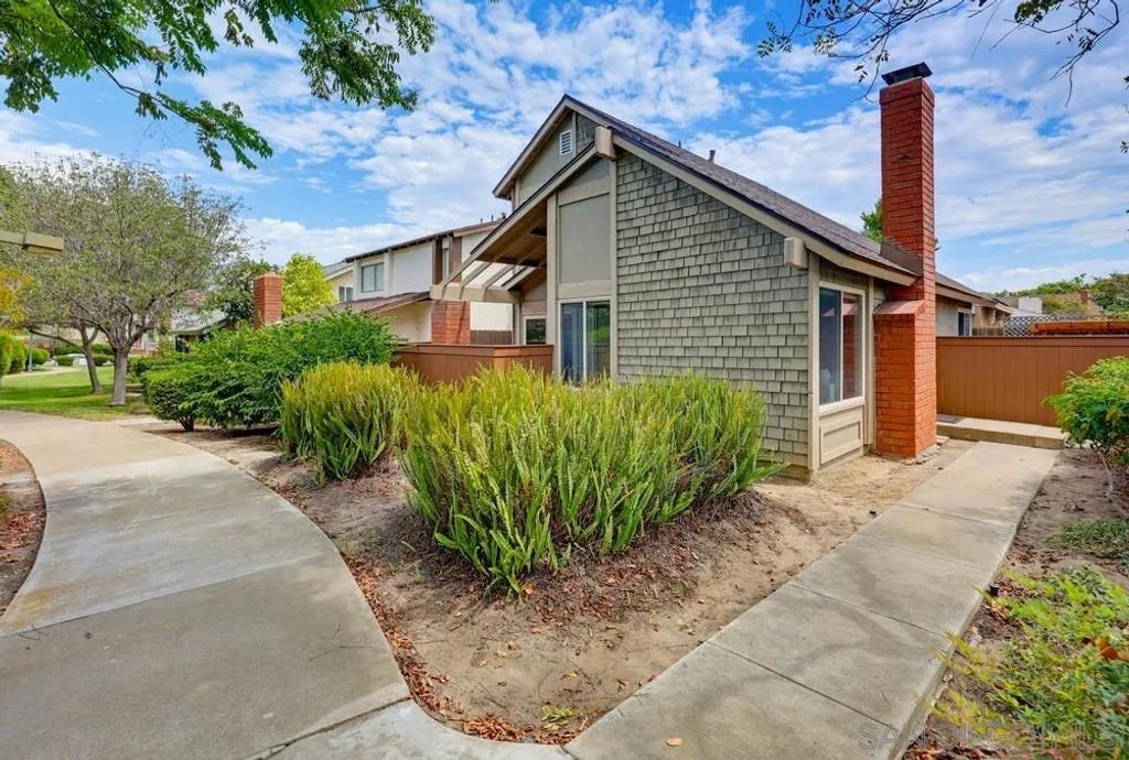 10639 Escobar Dr, San Diego, CA 92124