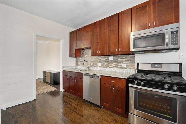 3615 N Sawyer Avenue 1, Chicago, IL 60618