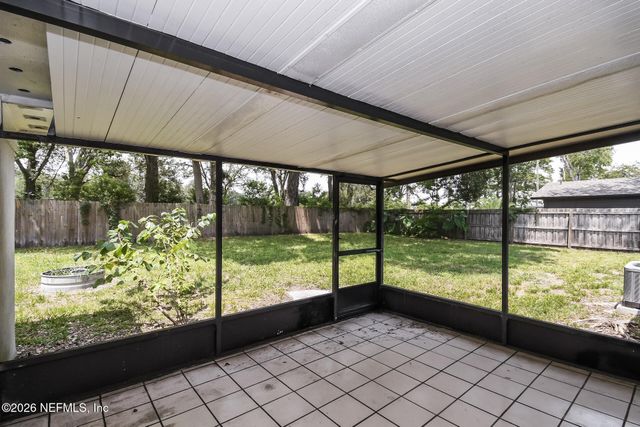 8371 POINTER Drive N, Jacksonville, FL 32221