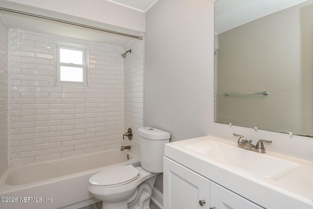 8371 POINTER Drive N, Jacksonville, FL 32221