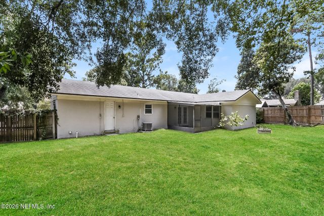 8371 POINTER Drive N, Jacksonville, FL 32221