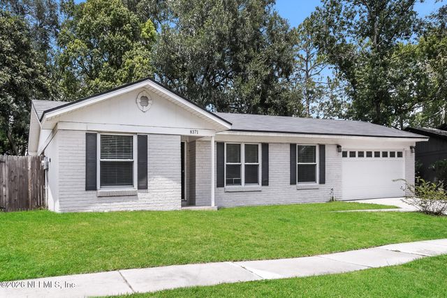 8371 POINTER Drive N, Jacksonville, FL 32221