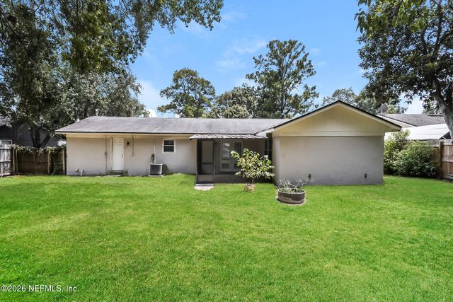 8371 POINTER Drive N, Jacksonville, FL 32221