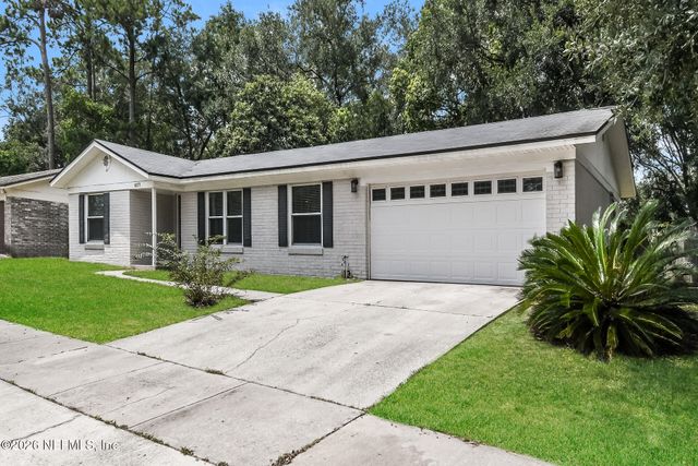 8371 POINTER Drive N, Jacksonville, FL 32221