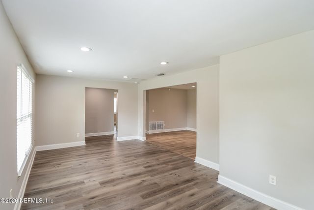 8371 POINTER Drive N, Jacksonville, FL 32221