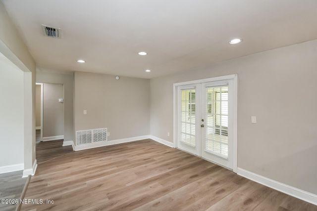 8371 POINTER Drive N, Jacksonville, FL 32221