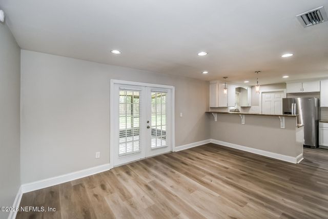 8371 POINTER Drive N, Jacksonville, FL 32221