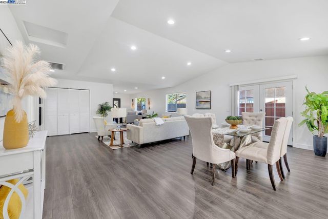 2834 White Acres Dr, San Jose, CA 95148