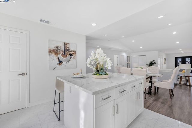 2834 White Acres Dr, San Jose, CA 95148