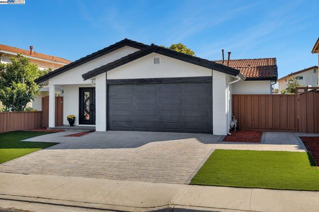 2834 White Acres Dr, San Jose, CA 95148