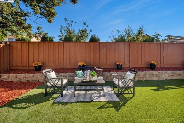 2834 White Acres Dr, San Jose, CA 95148