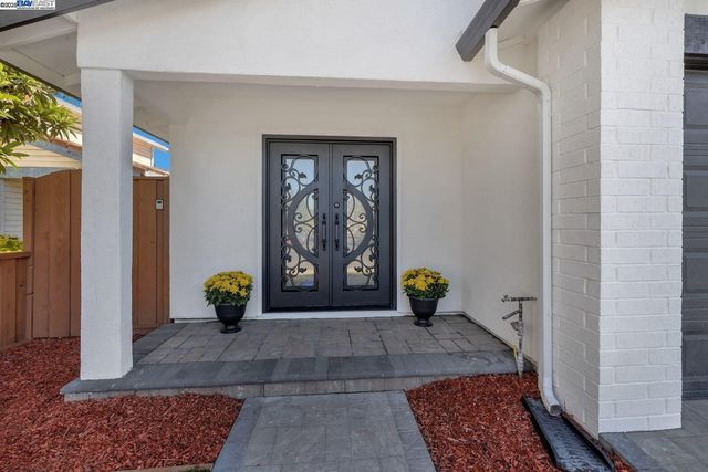 2834 White Acres Dr, San Jose, CA 95148