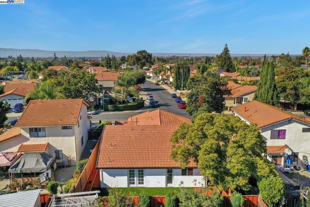 2834 White Acres Dr, San Jose, CA 95148