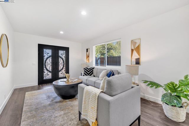 2834 White Acres Dr, San Jose, CA 95148