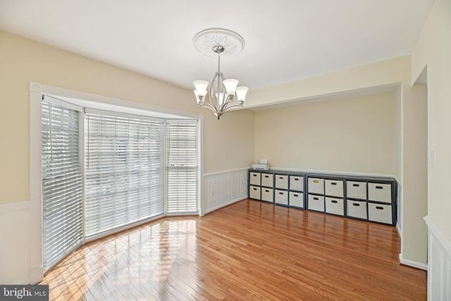 111 CONNEMARA DR, Sterling, VA 20164