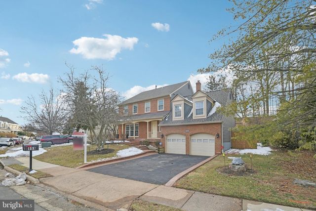 111 CONNEMARA DR, Sterling, VA 20164