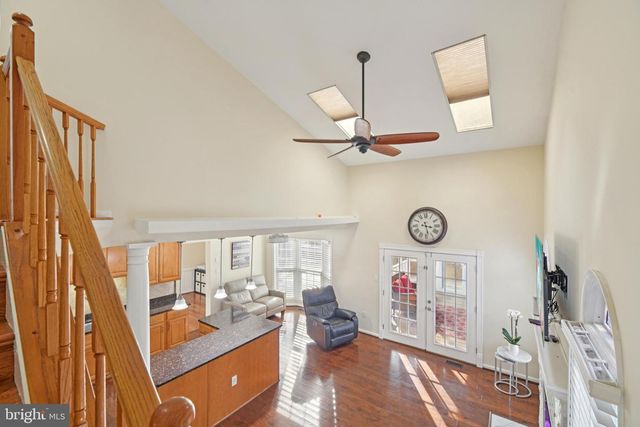 111 CONNEMARA DR, Sterling, VA 20164