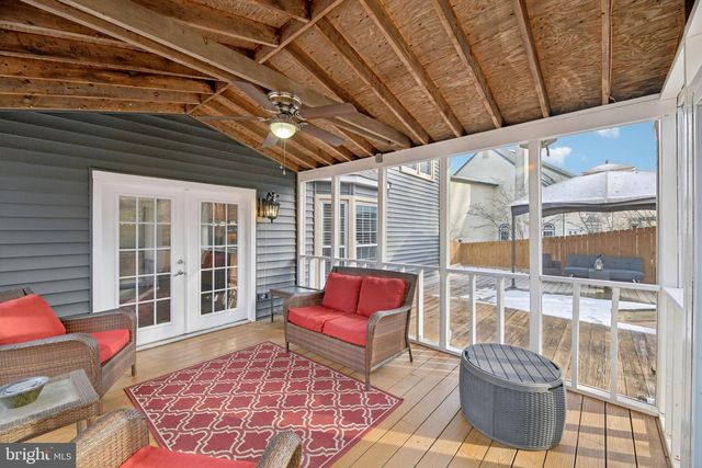 111 CONNEMARA DR, Sterling, VA 20164