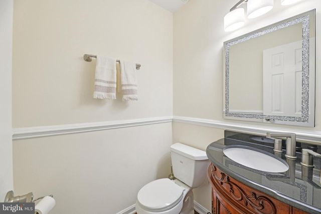 111 CONNEMARA DR, Sterling, VA 20164