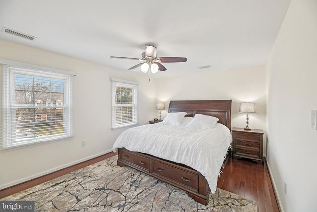 111 CONNEMARA DR, Sterling, VA 20164